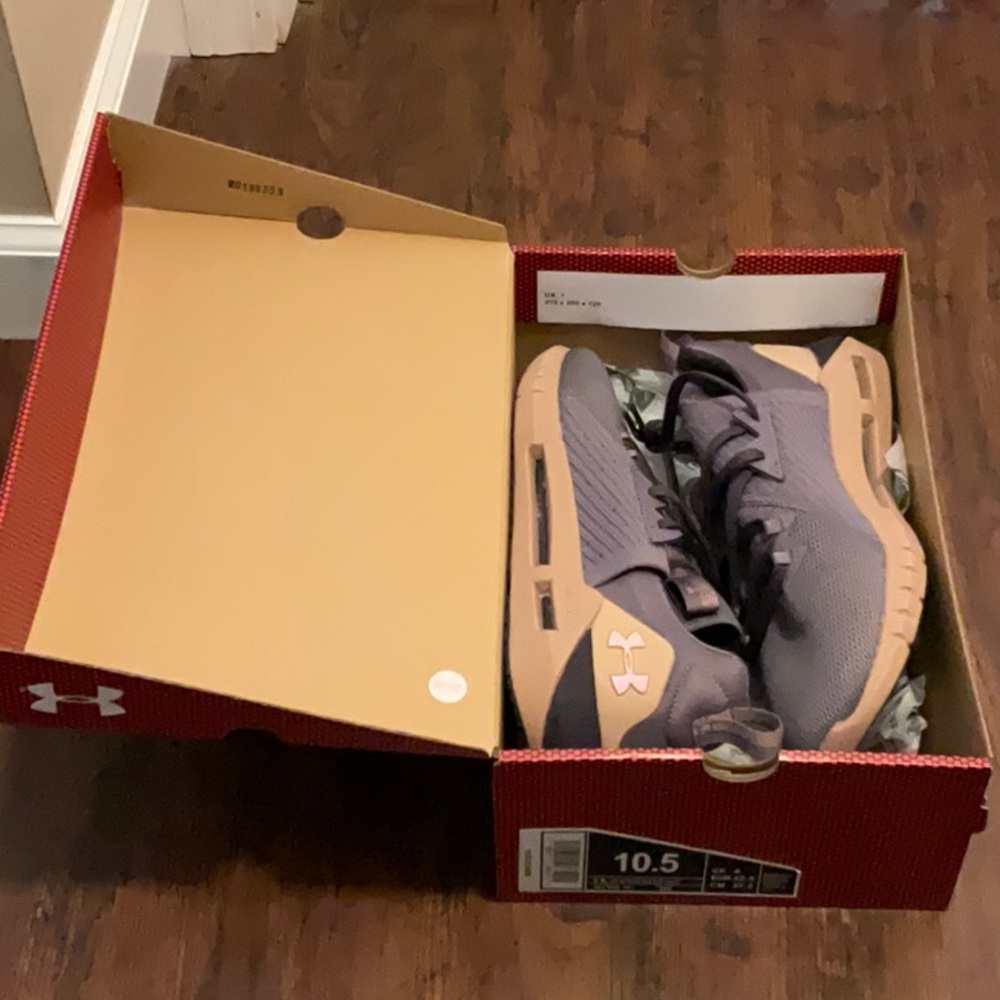 Brand New Never Worn Under Armor Hovr